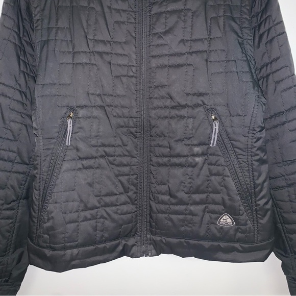 Nike ACG Jacket Women Size Medium Black Vest Convertible Quilted Outer Layer 3 - Picture 4 of 13